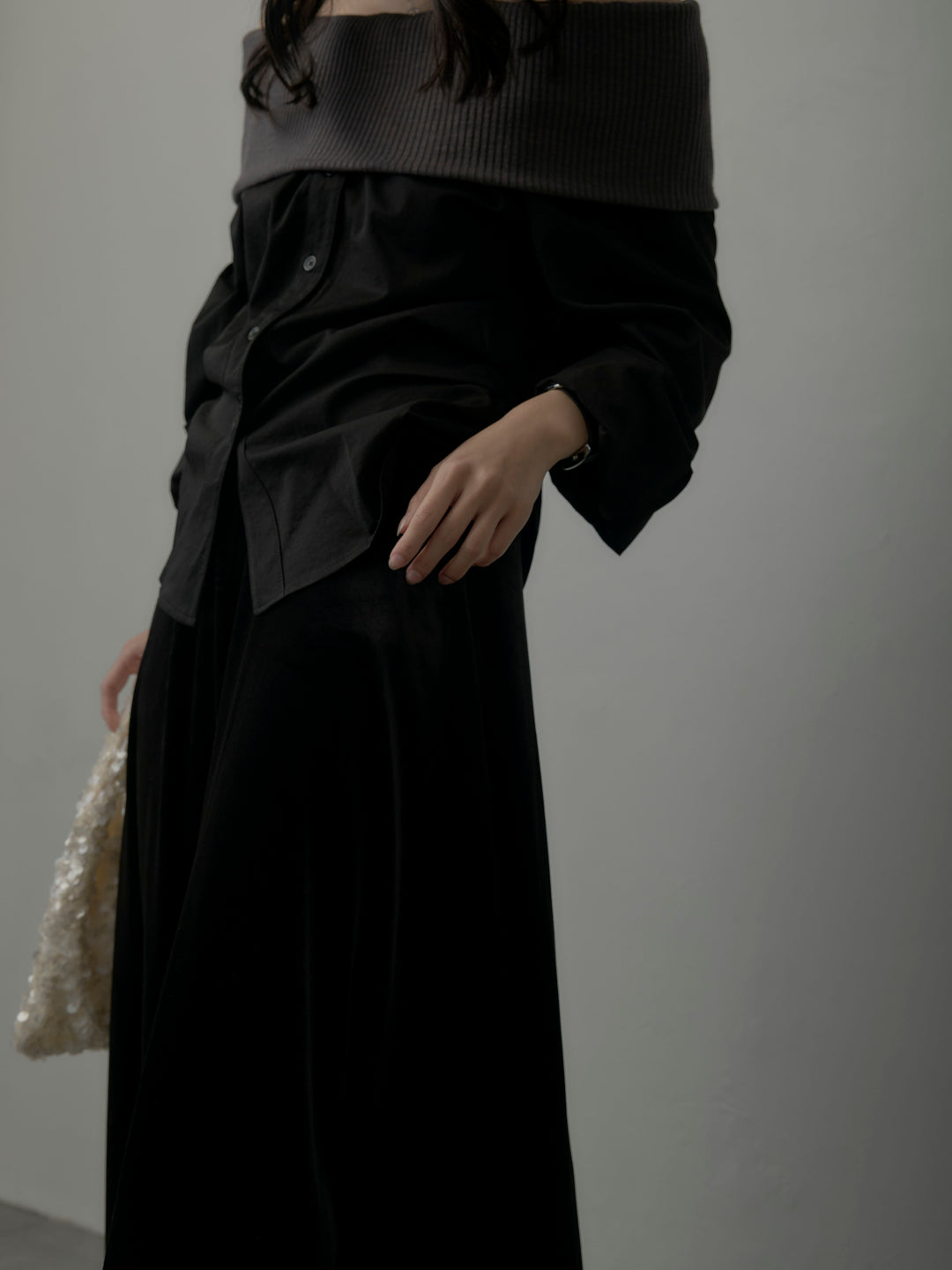 【SET】ニットシャツドッキングオフショルトップス+ベロアフレアロングスカート(2set)