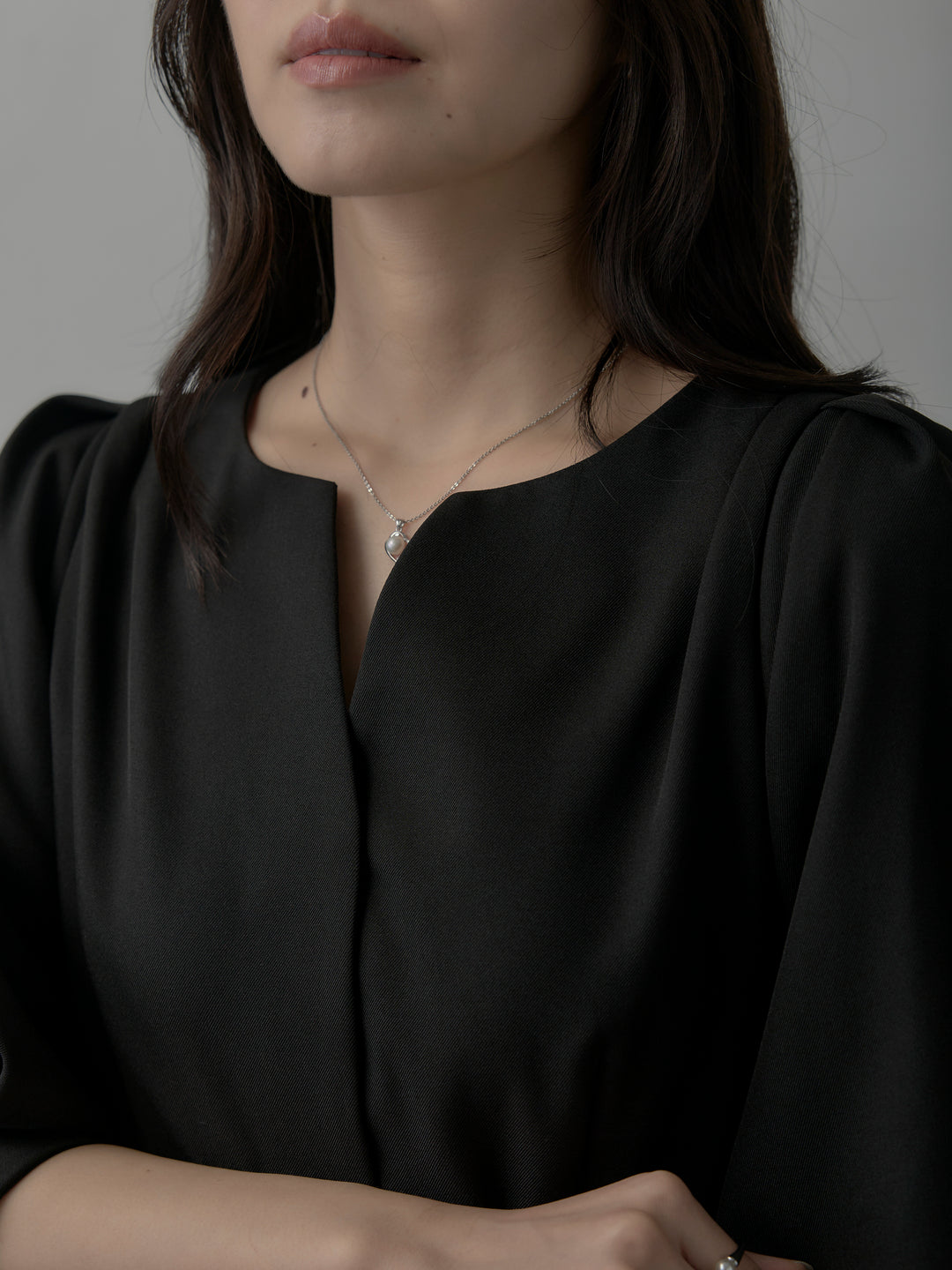 【Essential】裾レースパフスリーブワンピース