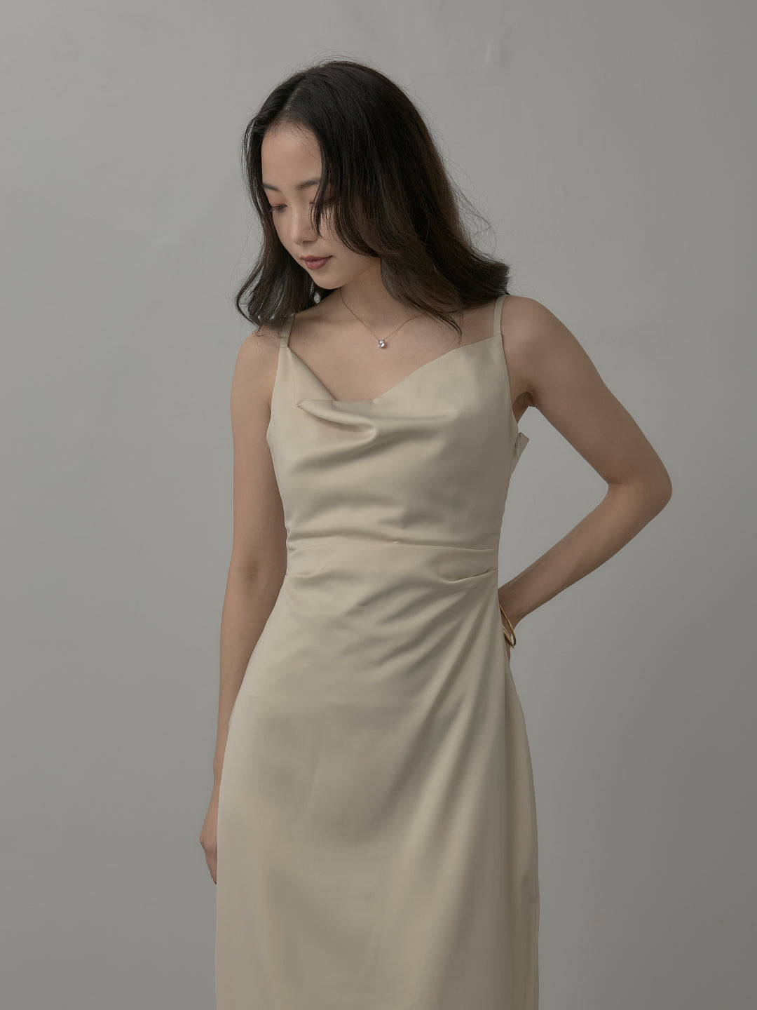 【Essential】サテンドレープキャミワンピ