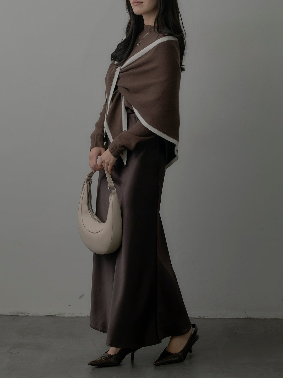 【SET】配色スカーフ付きニットトップス+ナローAラインサテンスカート(2set)