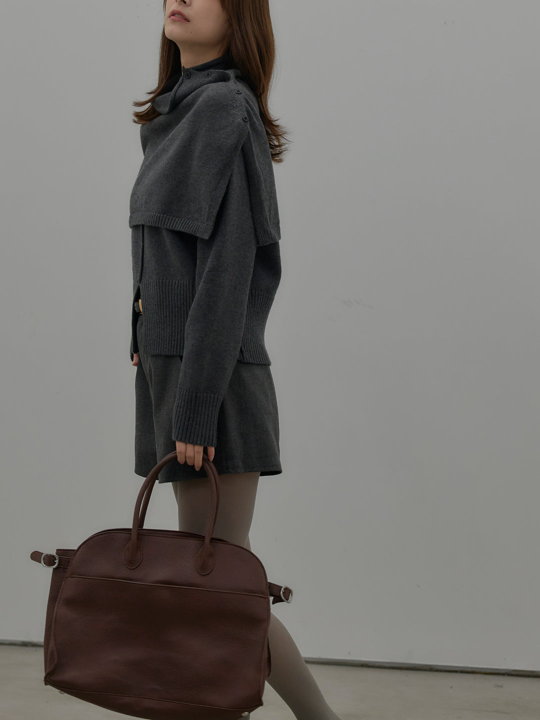 【SET】ケープ付き2WAYフロントスリットニットトップス+ウールタッチミニショートパンツ(2set)