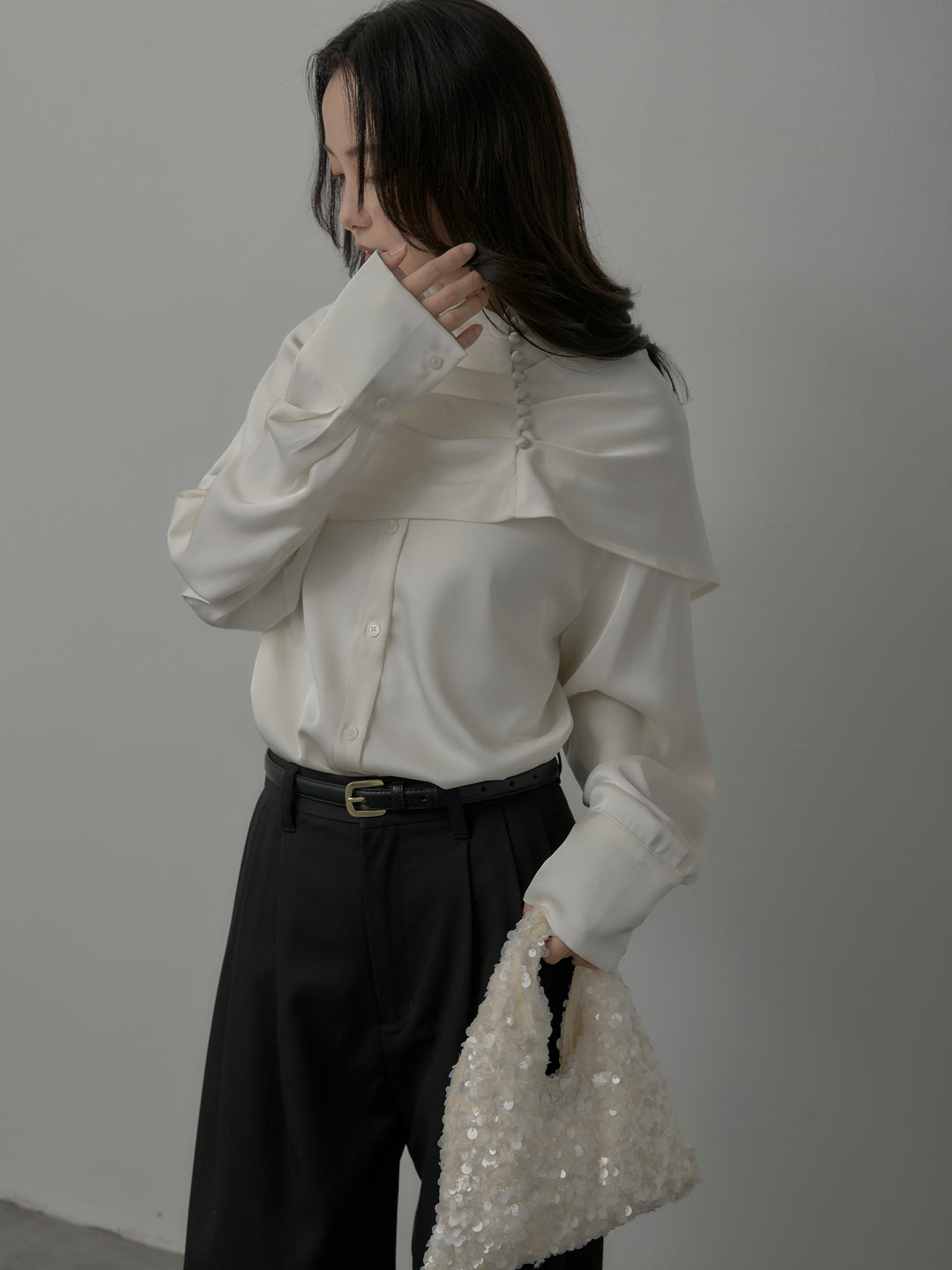 【SET】ケープ付きオーバーサテンシャツ+【Essential】３タックスラックス(2set)