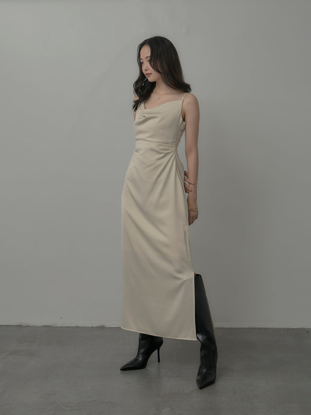 【Essential】サテンドレープキャミワンピ