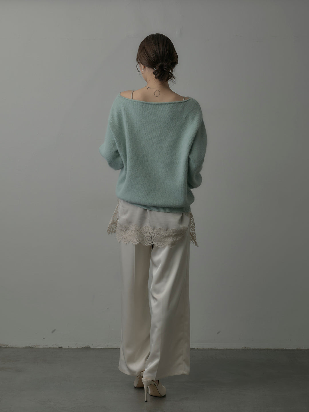 【SET】【premium touch】2wayショルダーニットプルオーバー+レースサテンキャミソール+【Essential】センタープレスサテンパンツ(3set)