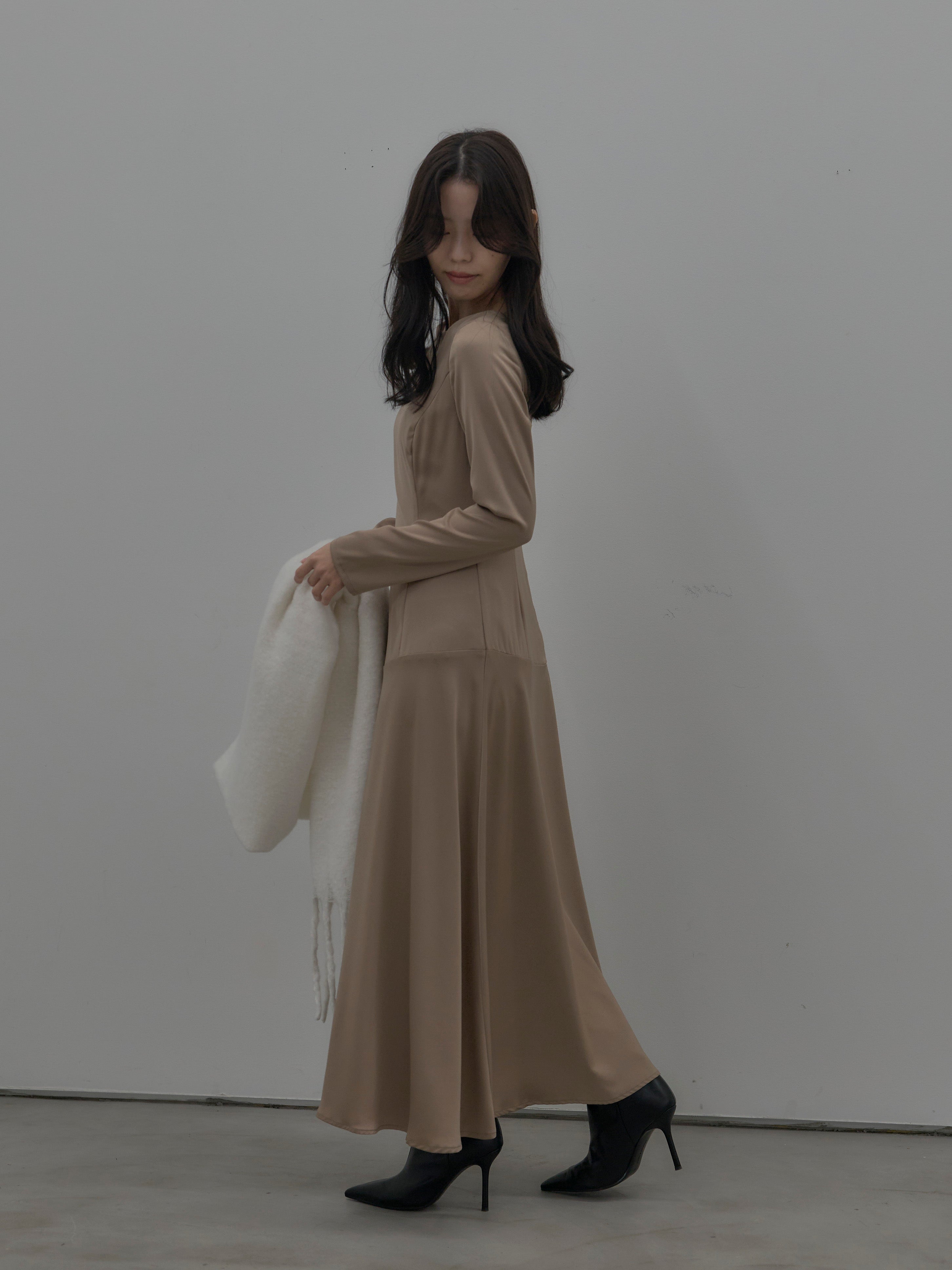 Essential】ハートネックロングスリーブサテンワンピース – nairo