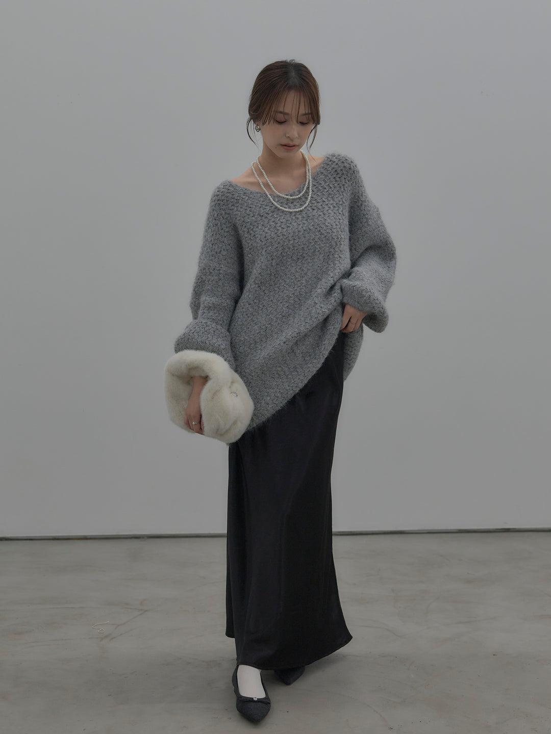 【SET】ラメ糸ローゲージ編みオーバーニットトップス+ナローAラインサテンスカート(2set)