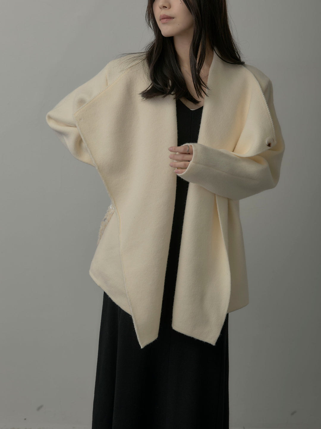 Vネックニットロングワンピース