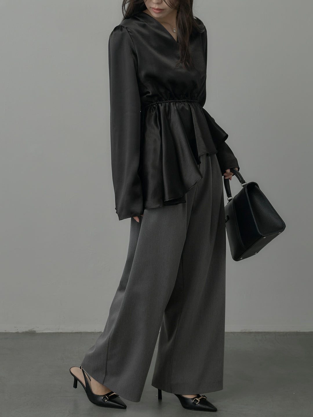 【SET】Vネックアシメサテンブラウス+【Essential】３タックスラックス(2set)