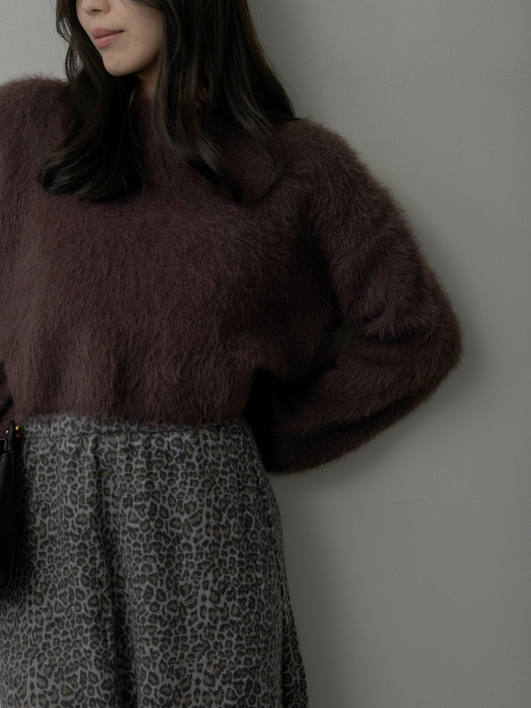 【SET】クロップドシャギーニットトップス+レオパードウールタッチフレアスカート(2set)