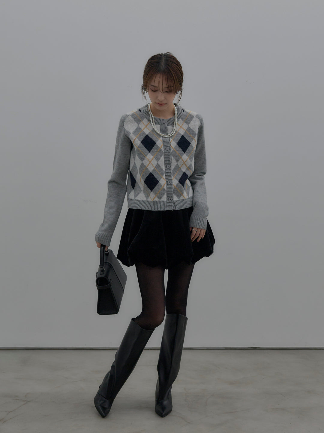 【SET】アーガイル柄コンパクトニットカーディガン+ベロアバルーンミニスカート(インパン付き)(2set)