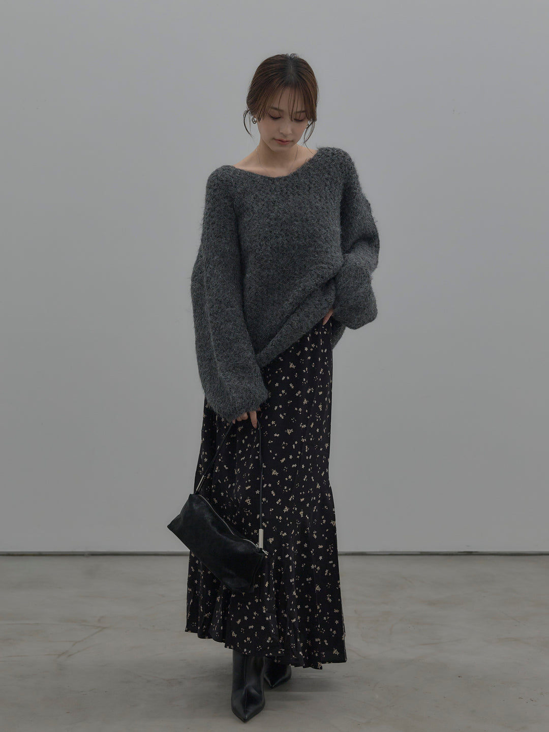 ラメ糸ローゲージ編みオーバーニットトップス