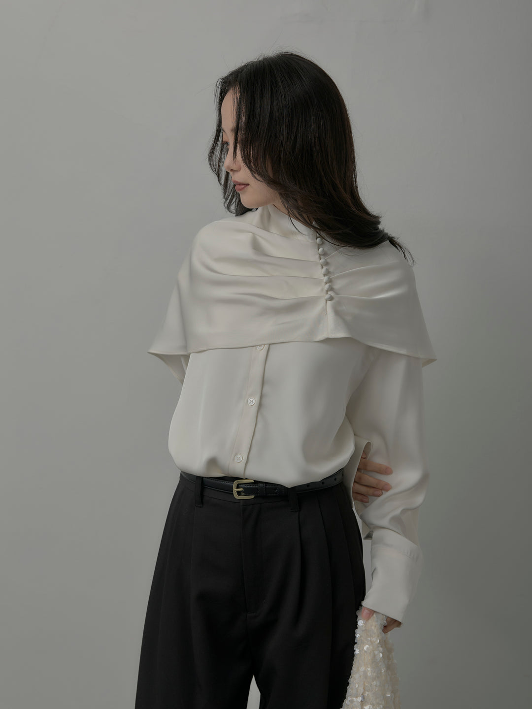 【SET】ケープ付きオーバーサテンシャツ+【Essential】３タックスラックス(2set)