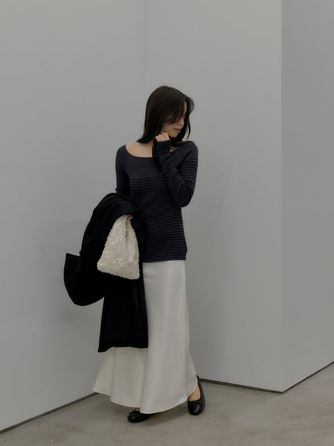 【SET】ハーフボーダーニットトップス+ナローAラインサテンスカート(2set)