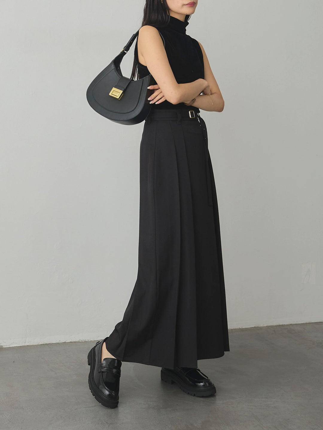 【SET】メッシュベロアノースリーブトップス+【Essential】ベルト付きサイドタックスカート(2set)