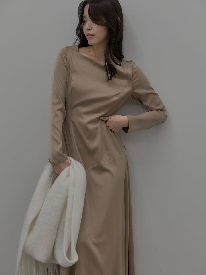 【Essential】ハートネックロングスリーブサテンワンピース