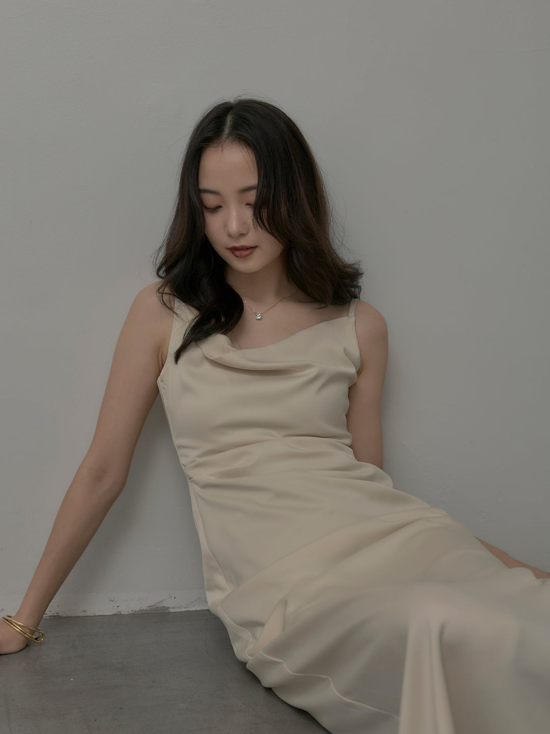 【Essential】サテンドレープキャミワンピ