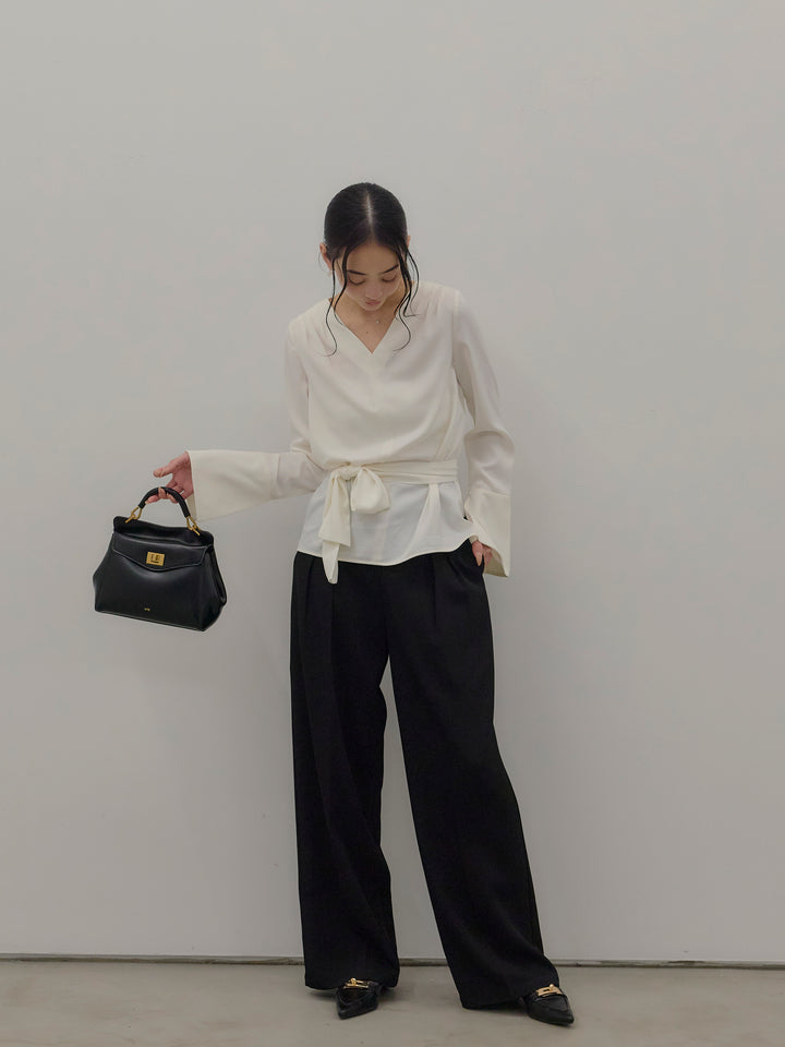 【Essential】2wayタイ付きベルスリーブサテンブラウス