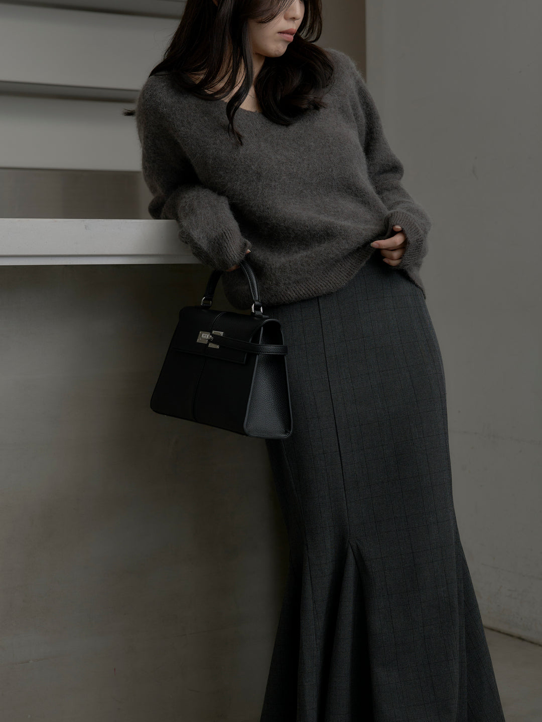 【SET】モヘアタッチVネックニットプルオーバー+【Essential】チェック柄マーメイドスカート(2set)