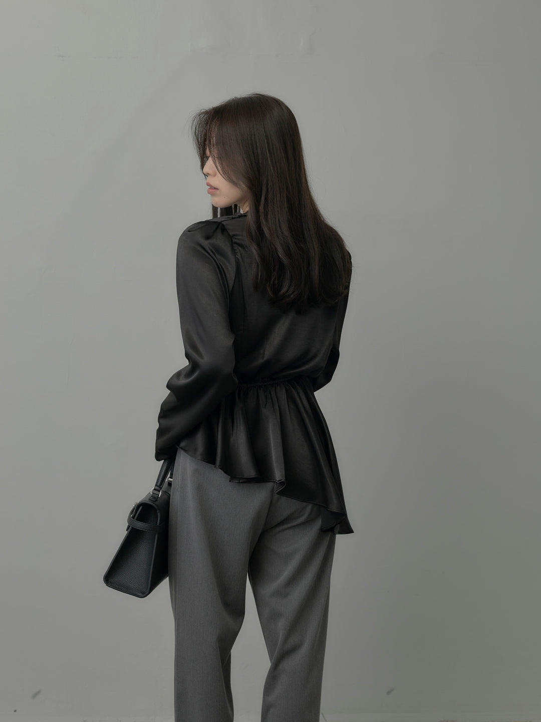 【SET】Vネックアシメサテンブラウス+【Essential】３タックスラックス(2set)