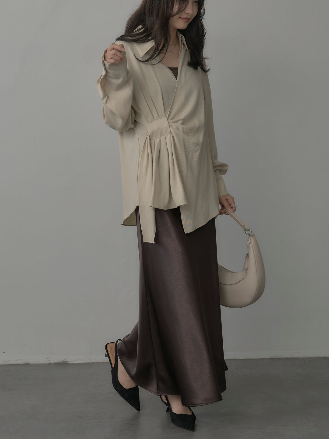 【SET】フロントラップデザインシャツ+ナローAラインサテンスカート(2set)