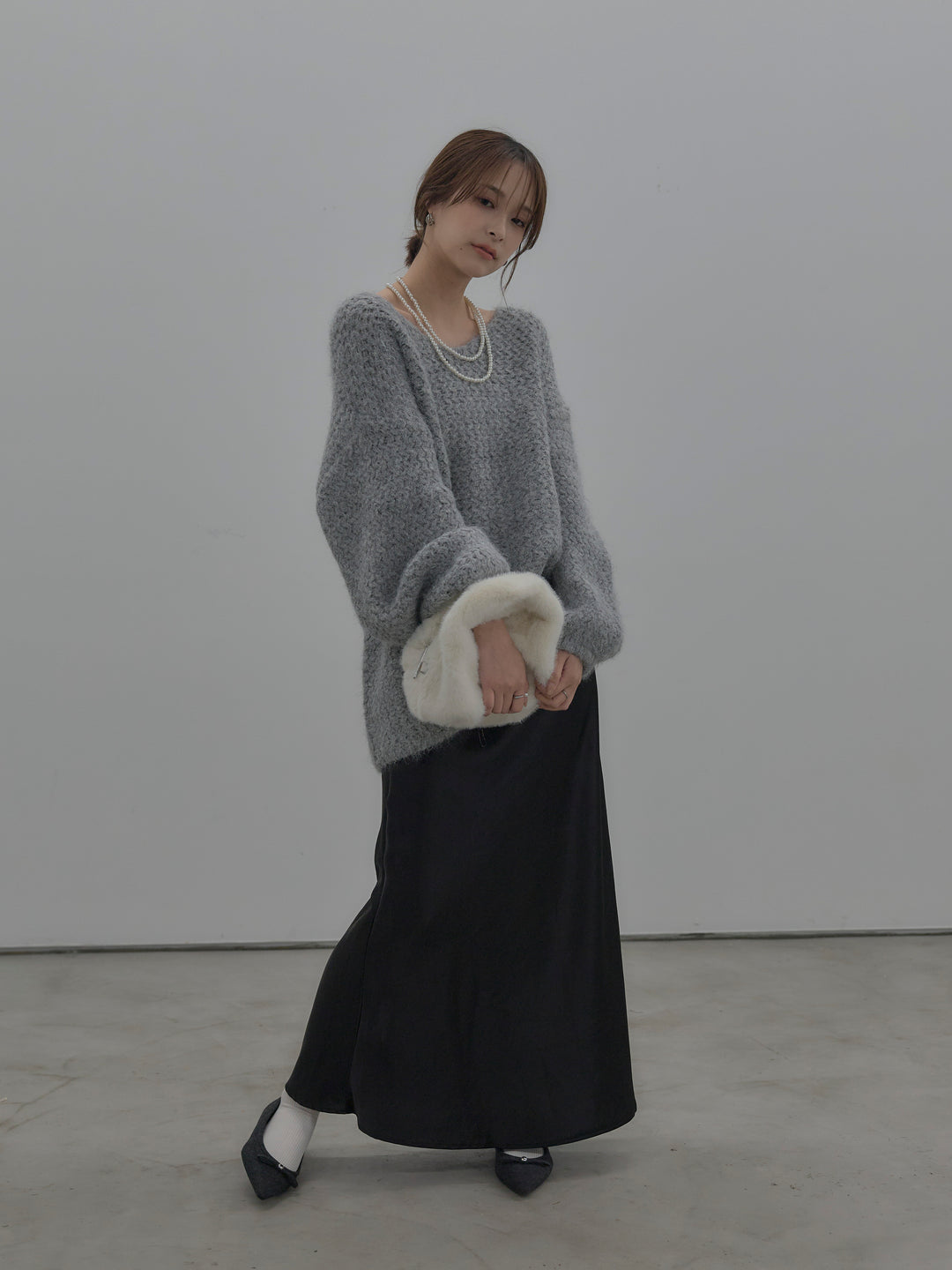 【SET】ラメ糸ローゲージ編みオーバーニットトップス+ナローAラインサテンスカート(2set)