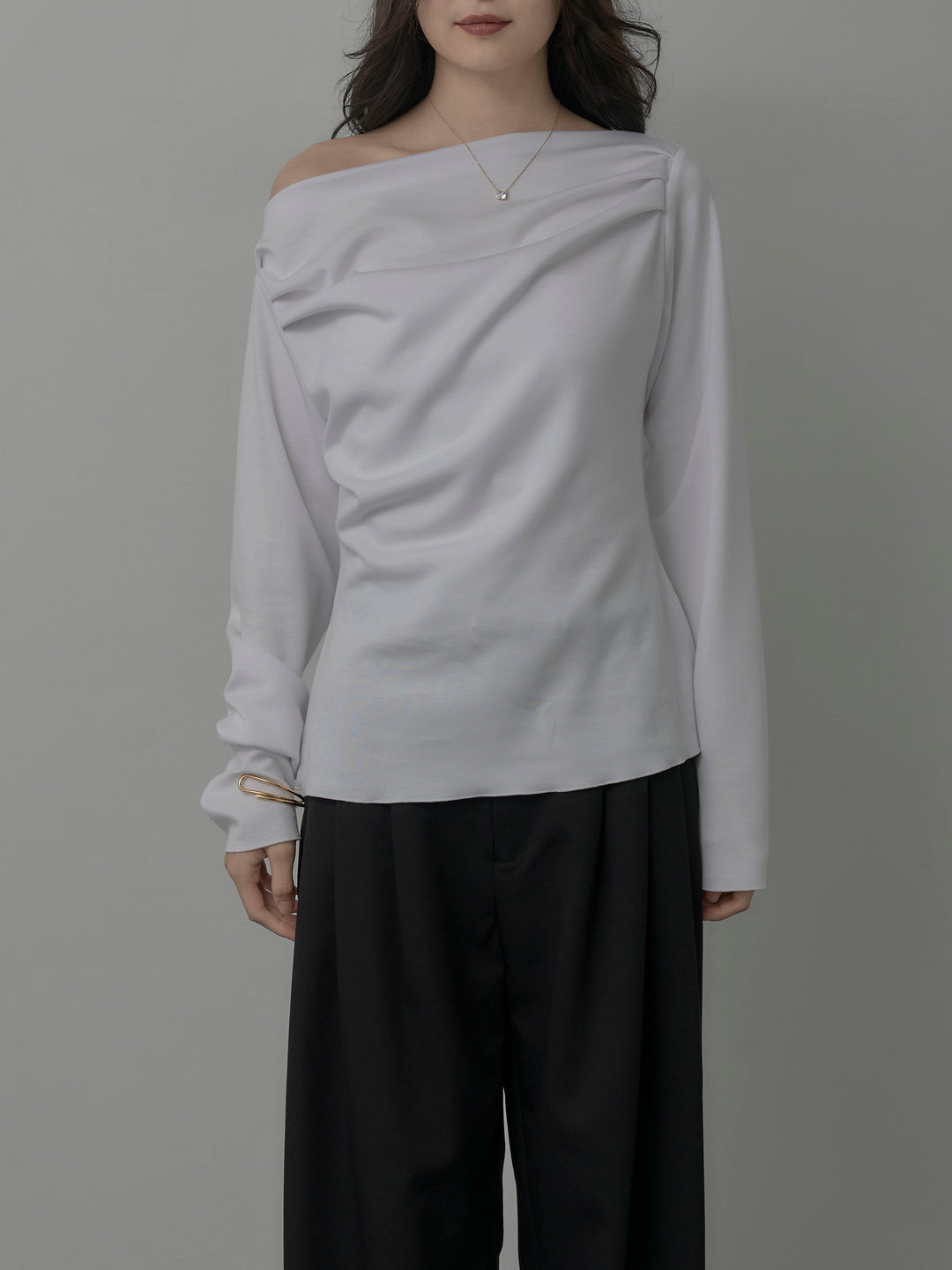 【Essential】2wayショルダードレープカットトップス