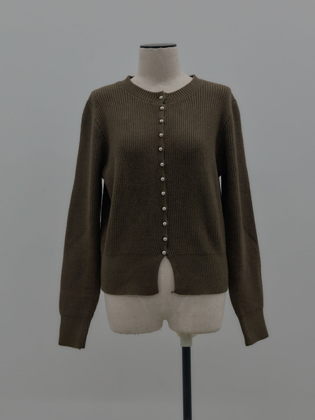 メタルボタンリブニットカーディガン