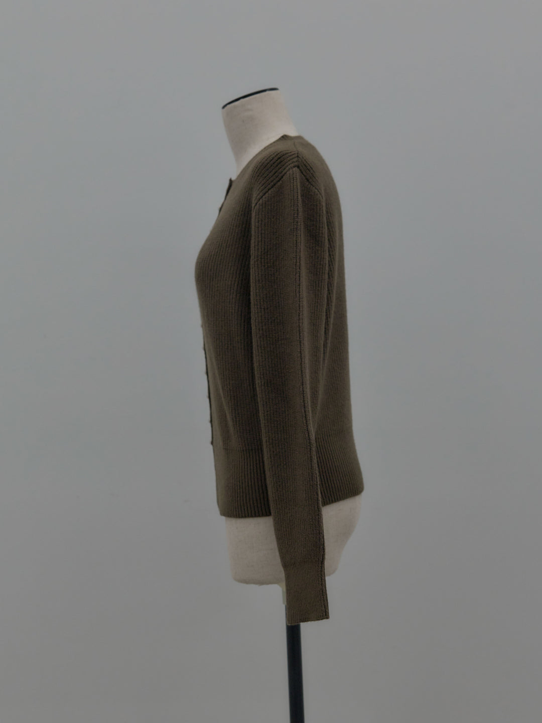 メタルボタンリブニットカーディガン