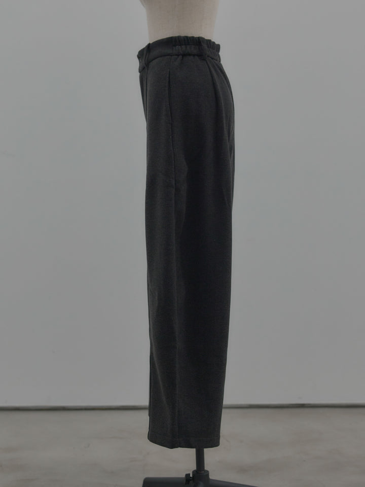 カーブデザインスウェットライクパンツ