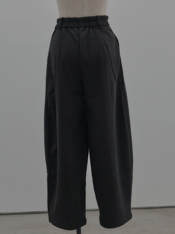 カーブデザインスウェットライクパンツ