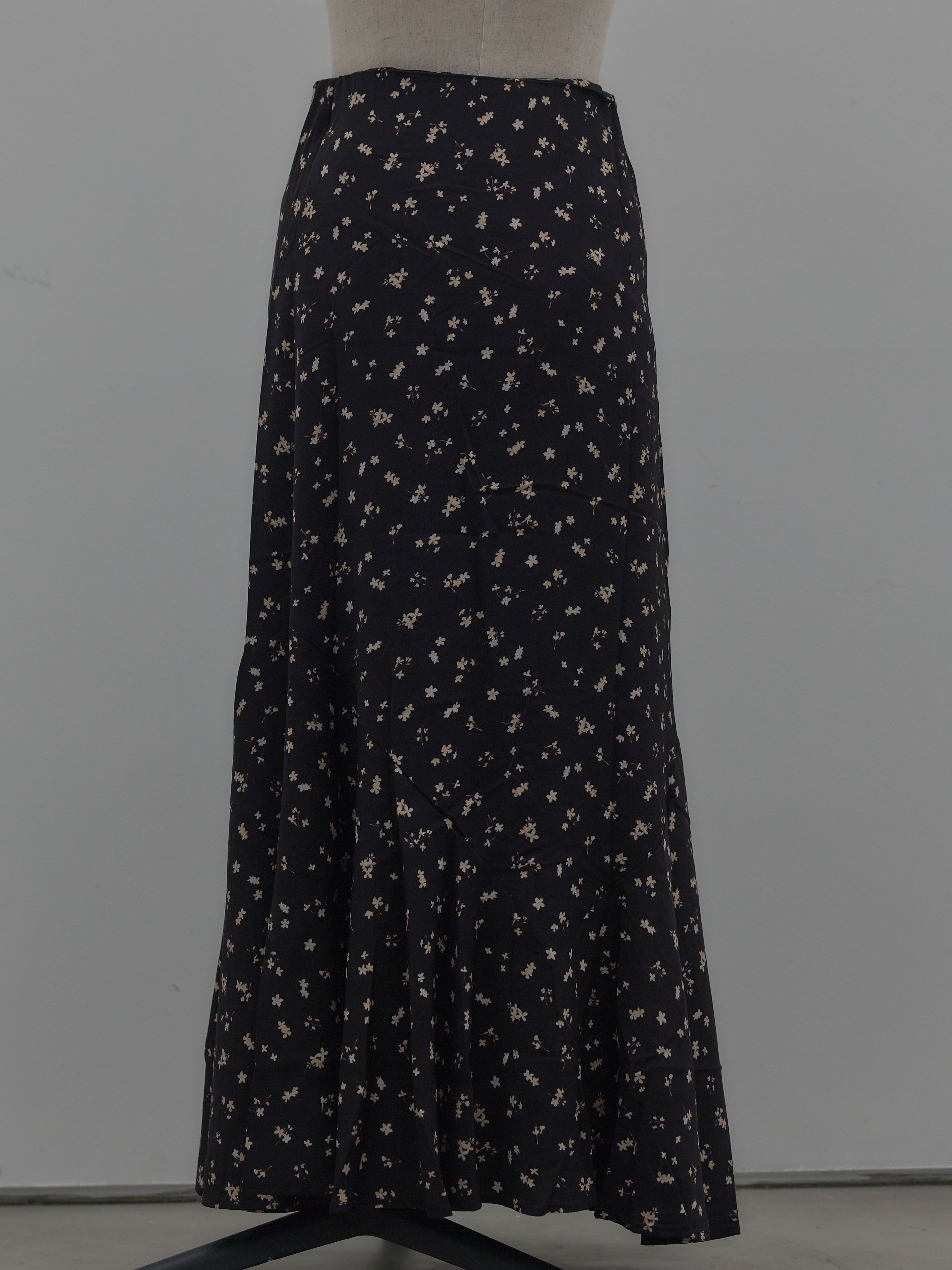 フラワーパターンマーメイドフレアスカート – nairo