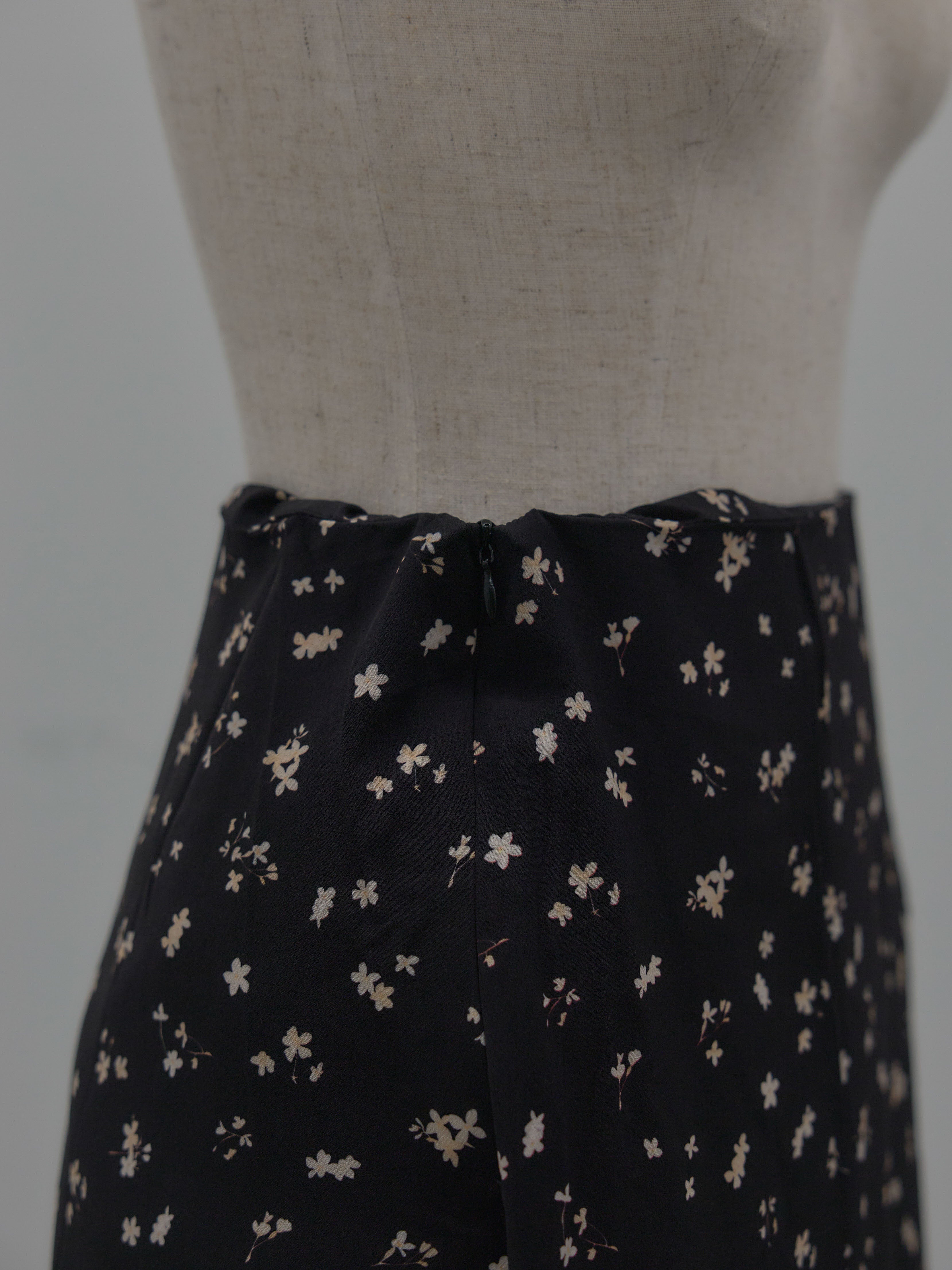 nairo ニットトップス+フラワーパターンマーメイドフレアスカート フラワーパターンマーメイドフレアスカート – nairo