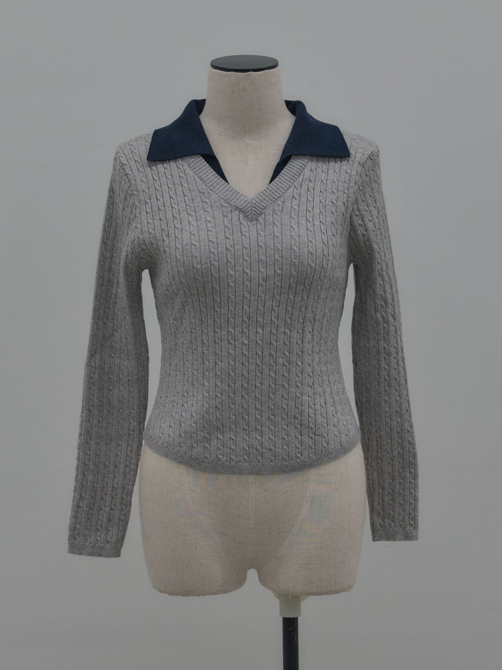 配色Vネックケーブルニットトップス