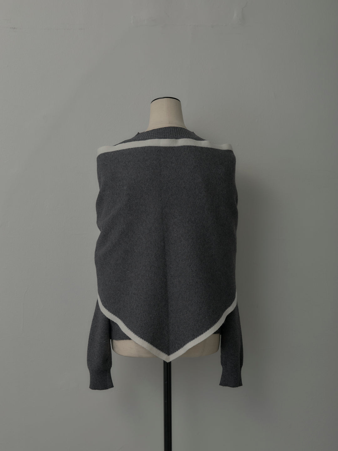 配色スカーフ付きニットトップス