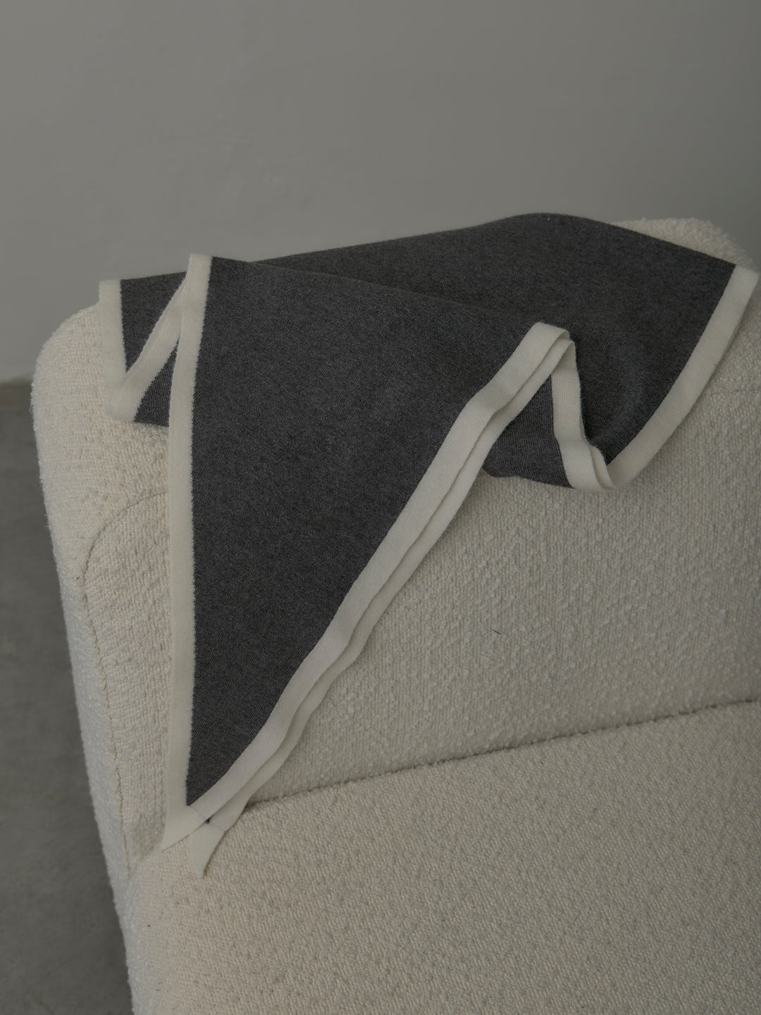 配色スカーフ付きニットトップス