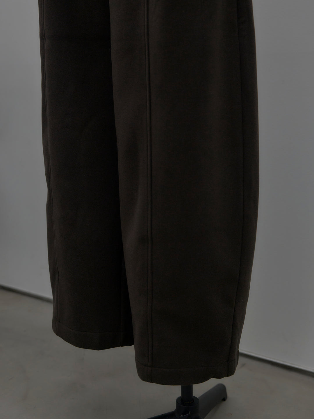 裏起毛センターシームタックワイドパンツ