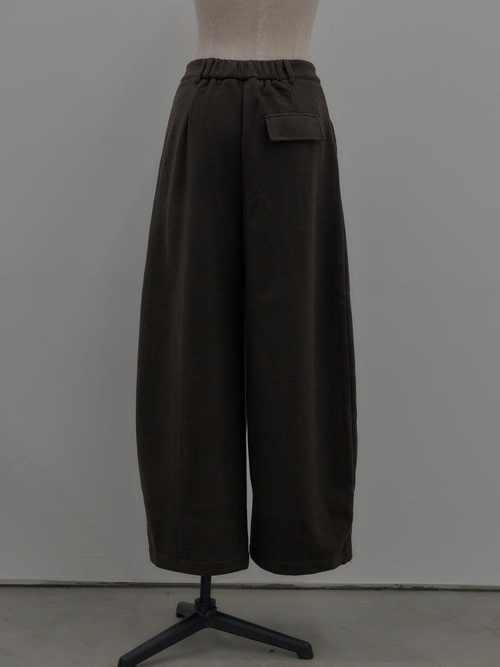 裏起毛センターシームタックワイドパンツ