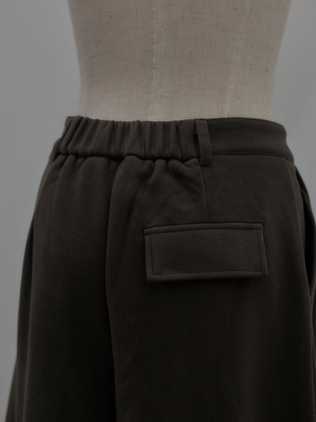 裏起毛センターシームタックワイドパンツ