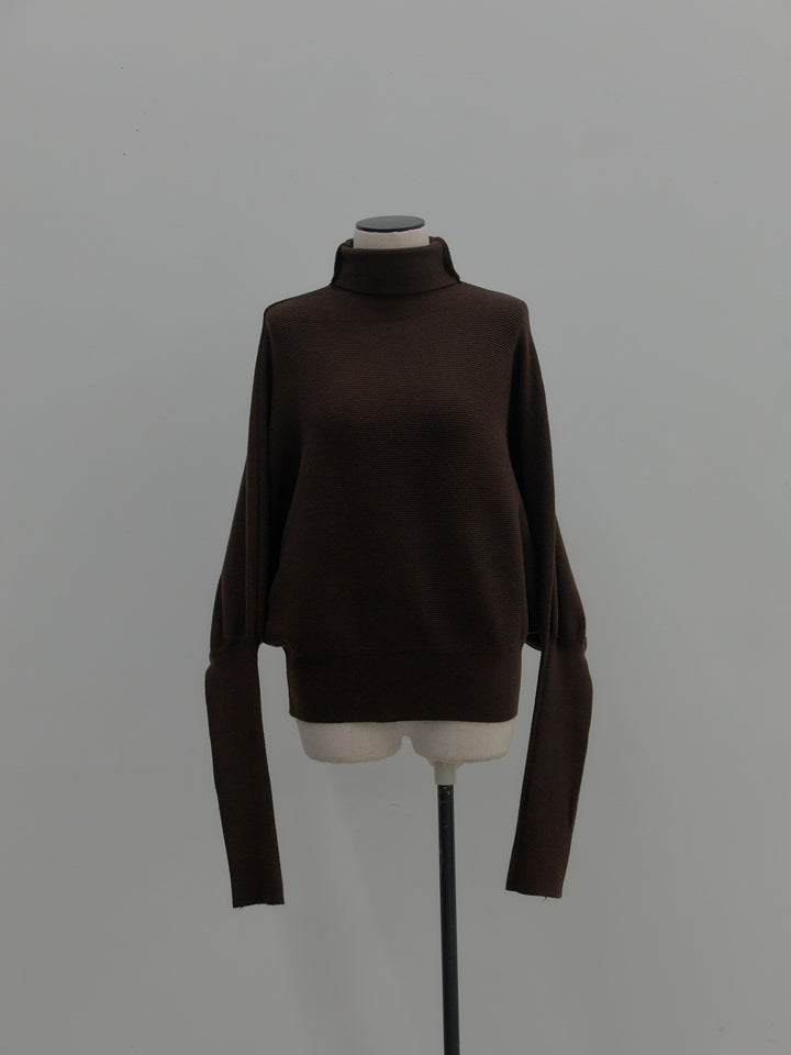 ドルマンハイネックニットトップス