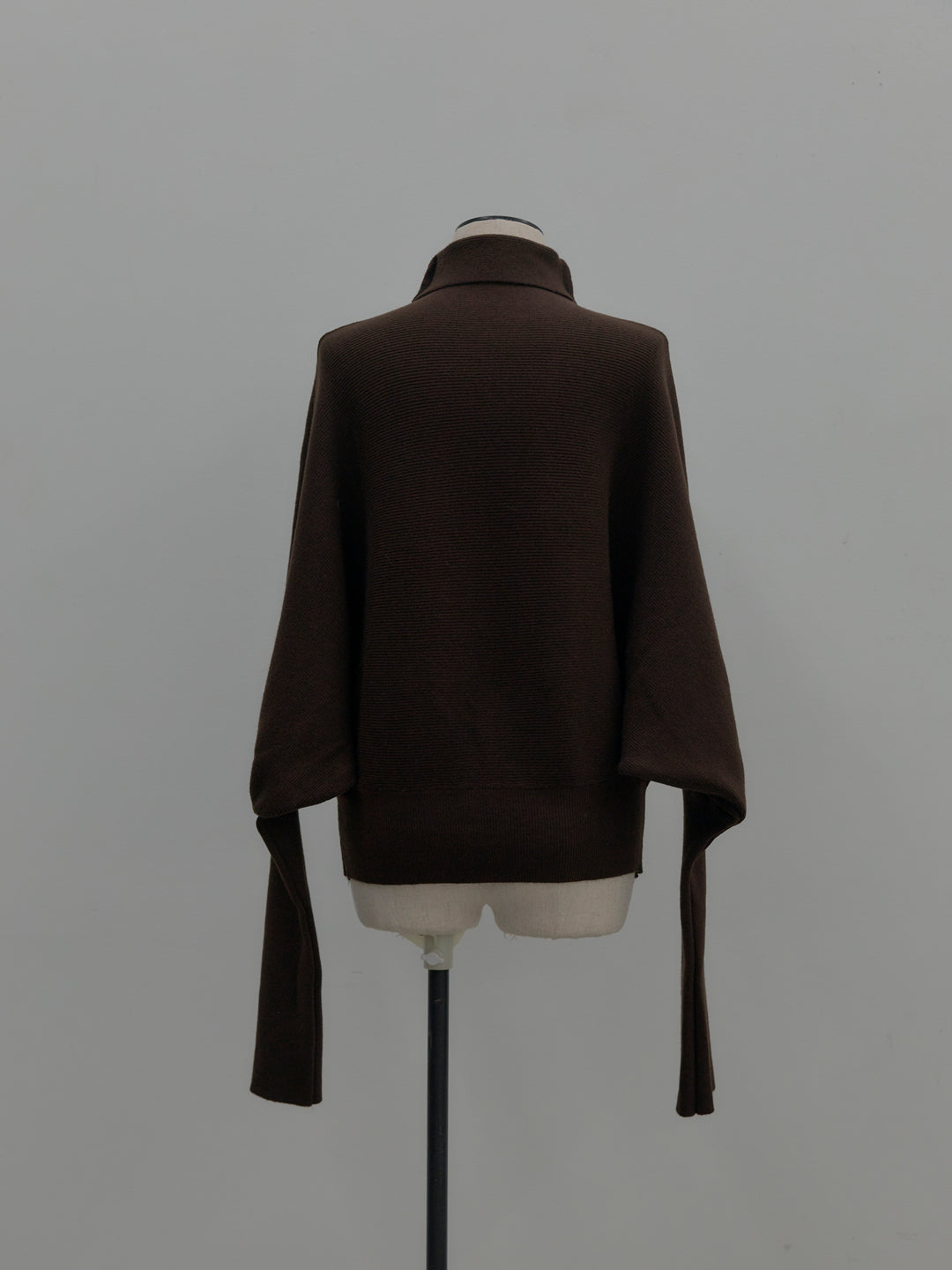 ドルマンハイネックニットトップス