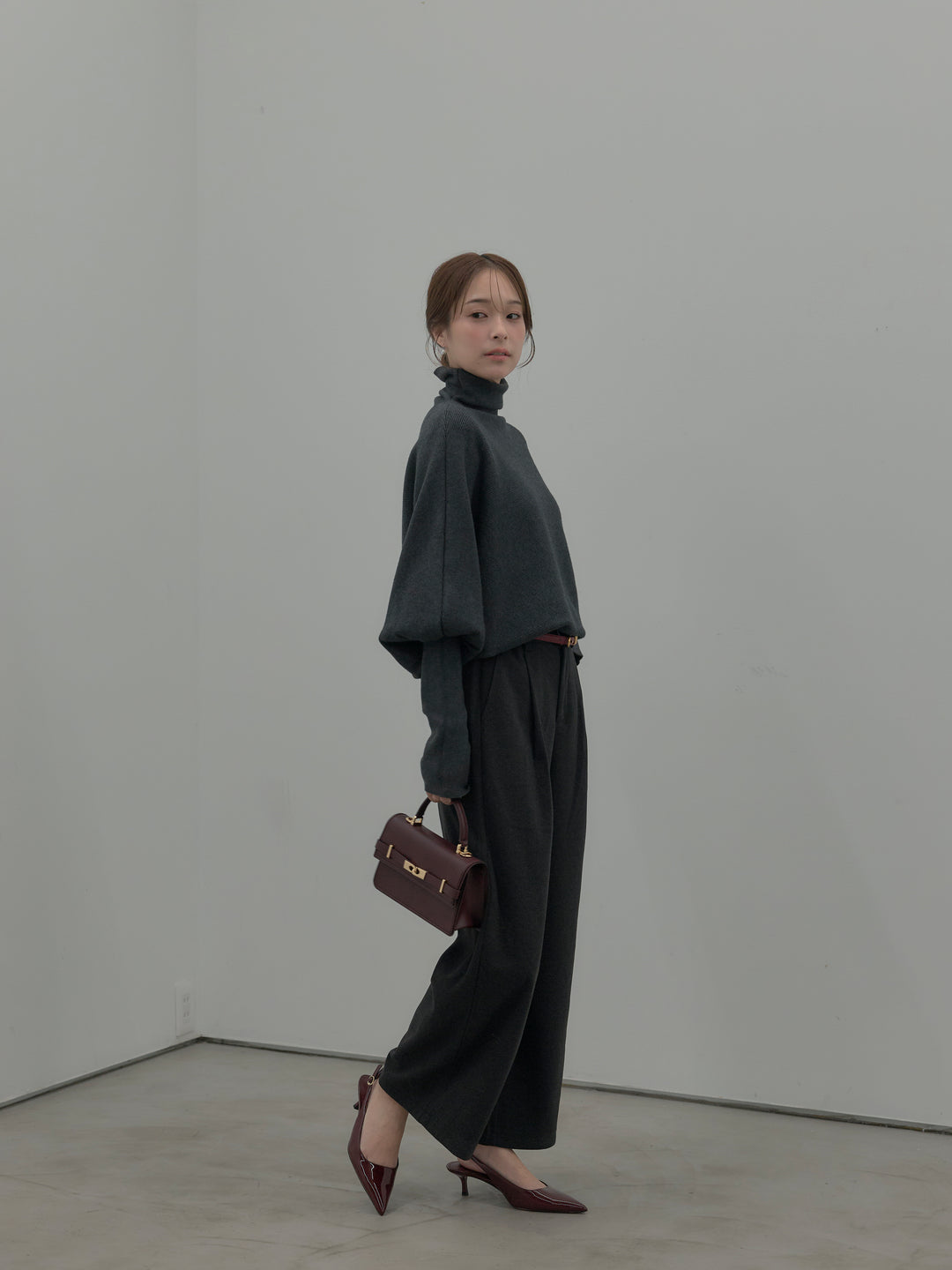 【SET】ドルマンハイネックニットトップス+センタータックウールタッチパンツ(2set)