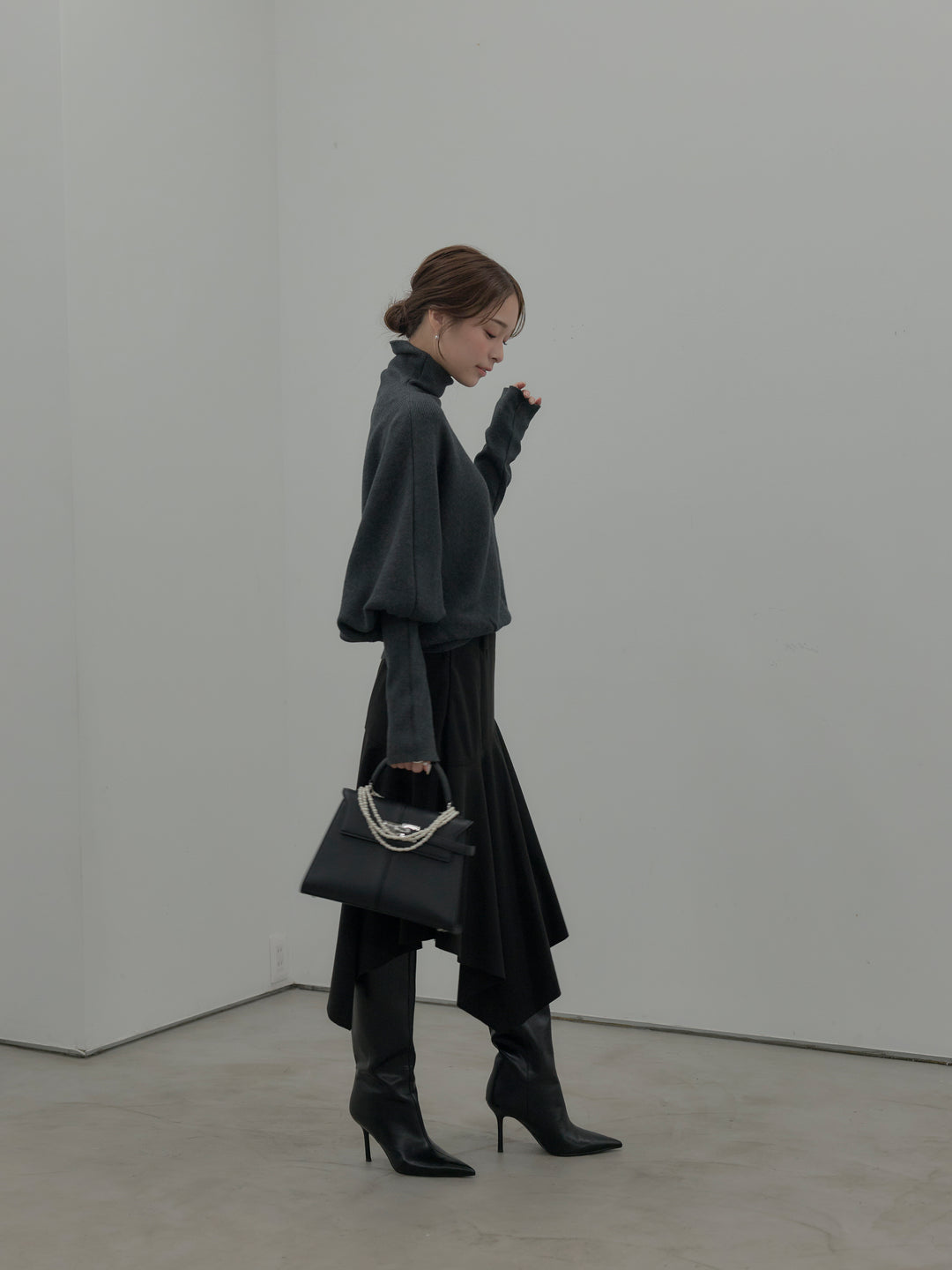 ミディ丈アシンメトリーフレアスカート