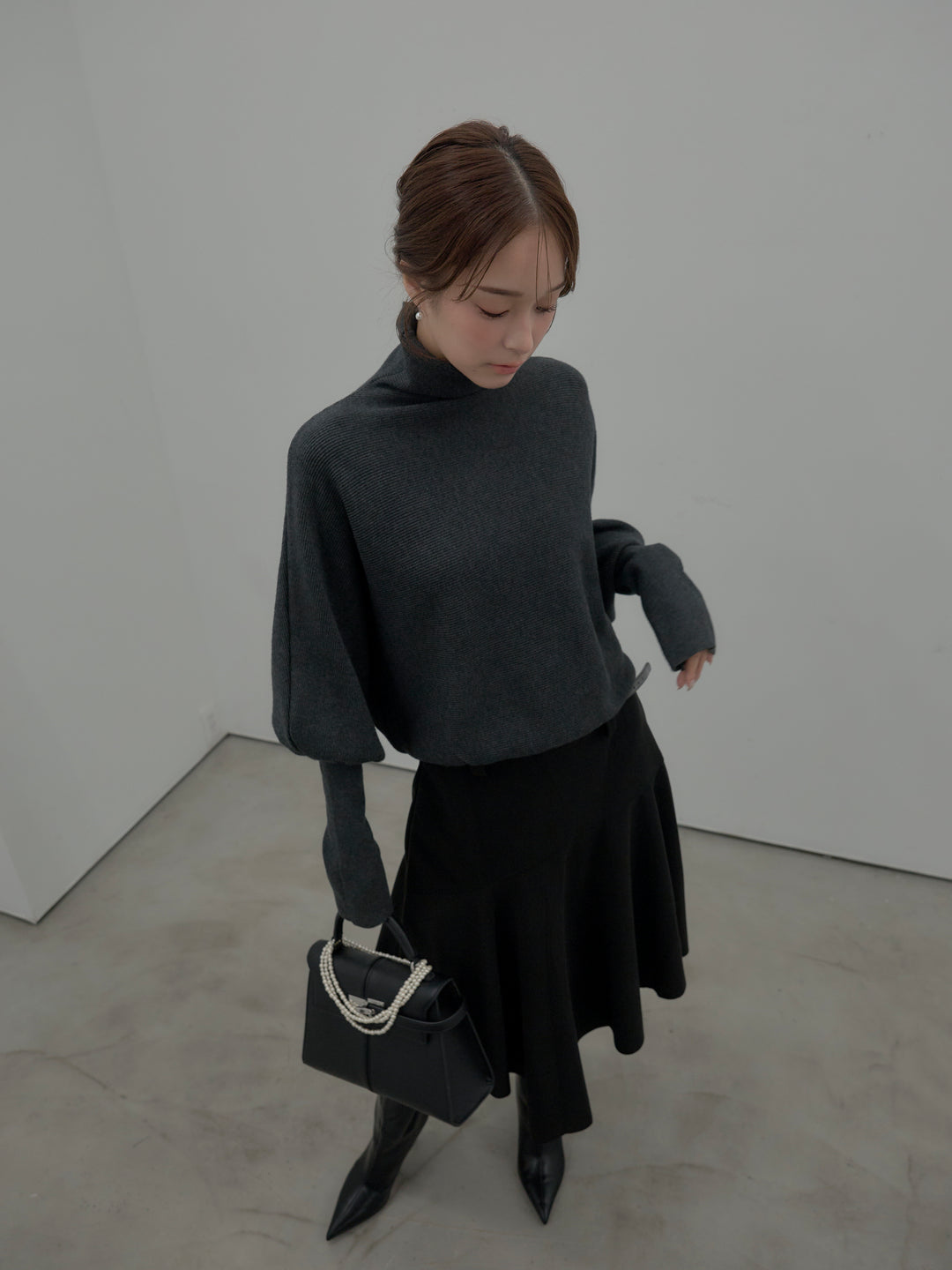 【SET】ドルマンハイネックニットトップス+ミディ丈アシンメトリーフレアスカート(2set)