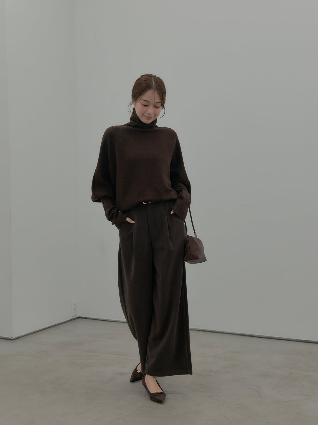 【SET】ドルマンハイネックニットトップス+センタータックウールタッチパンツ(2set)