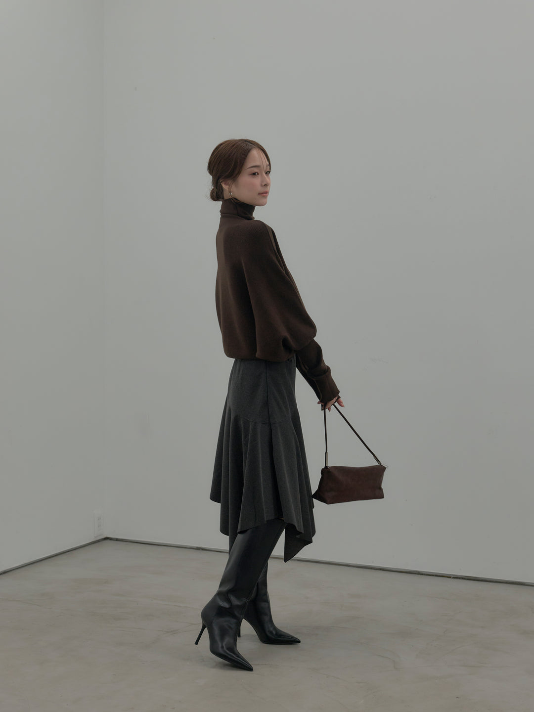 【SET】ドルマンハイネックニットトップス+ミディ丈アシンメトリーフレアスカート(2set)