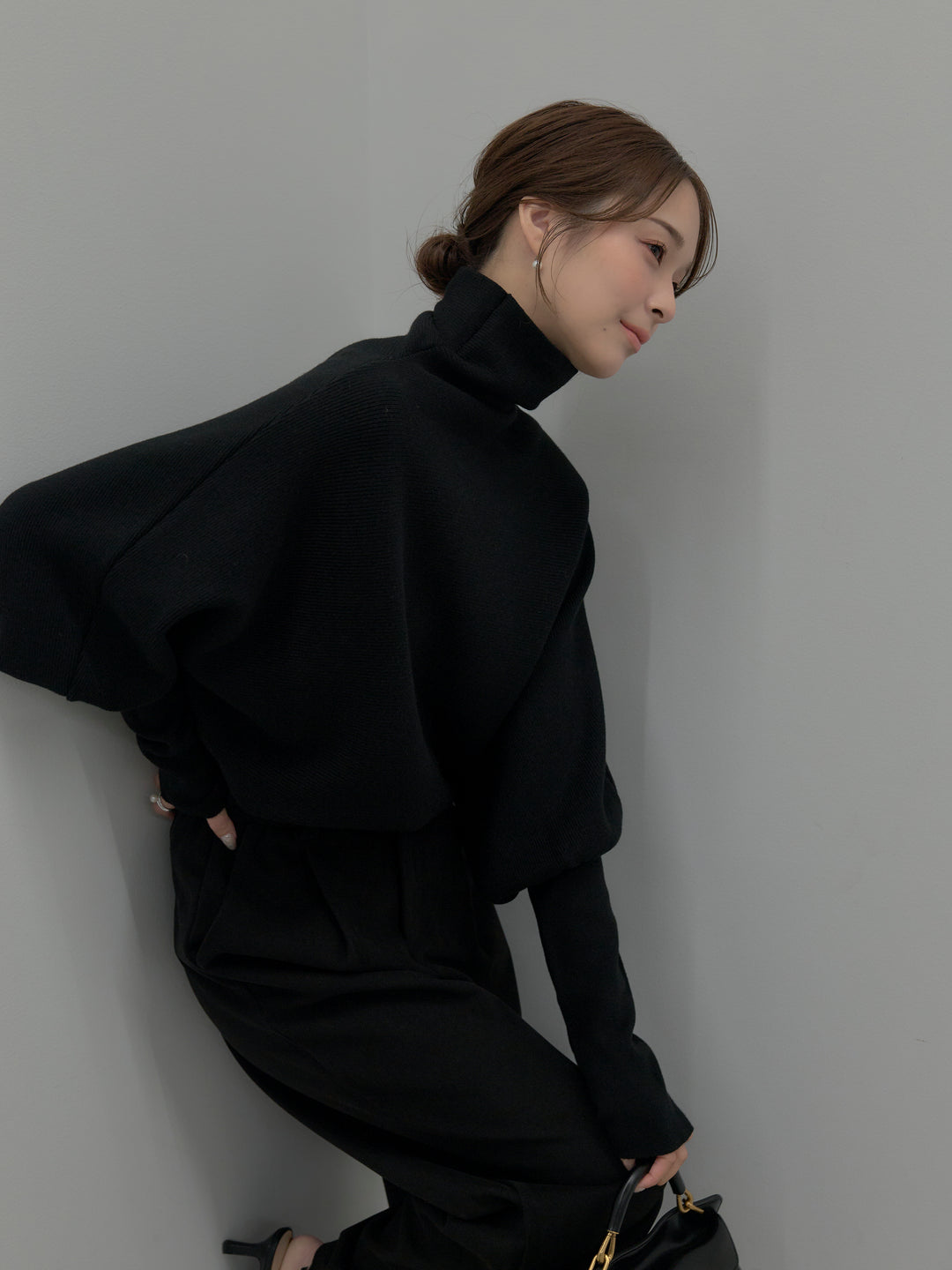 【SET】ドルマンハイネックニットトップス+センタータックウールタッチパンツ(2set)