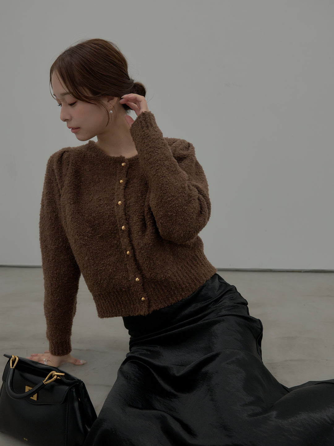 【SET】プードルニットパフスリーブカーディガン+ナローAラインサテンスカート(2set)