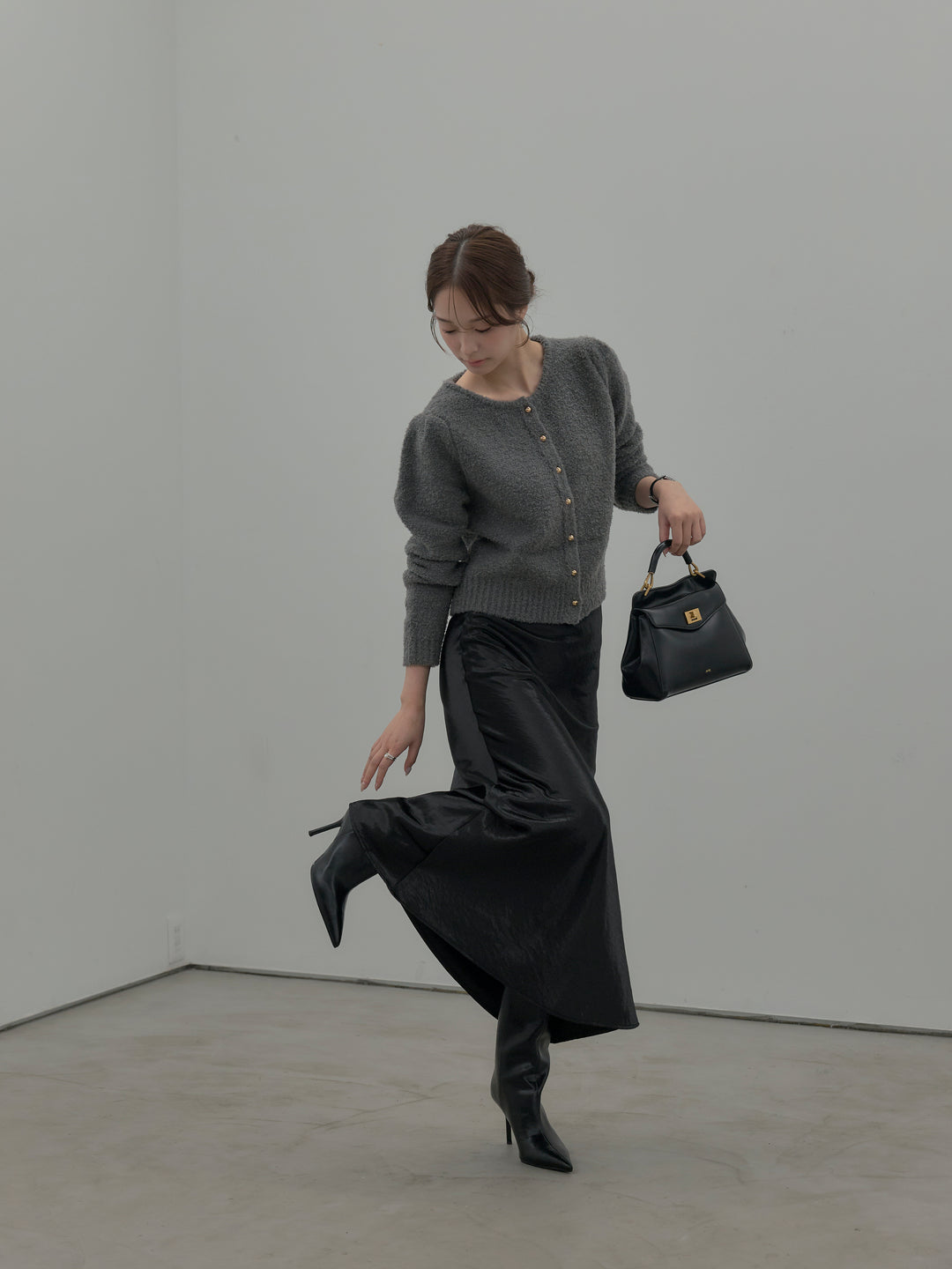 【SET】プードルニットパフスリーブカーディガン+ナローAラインサテンスカート(2set)