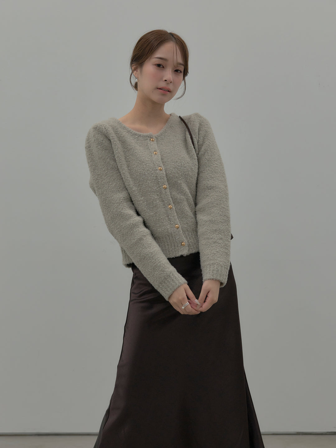 【SET】プードルニットパフスリーブカーディガン+ナローAラインサテンスカート(2set)