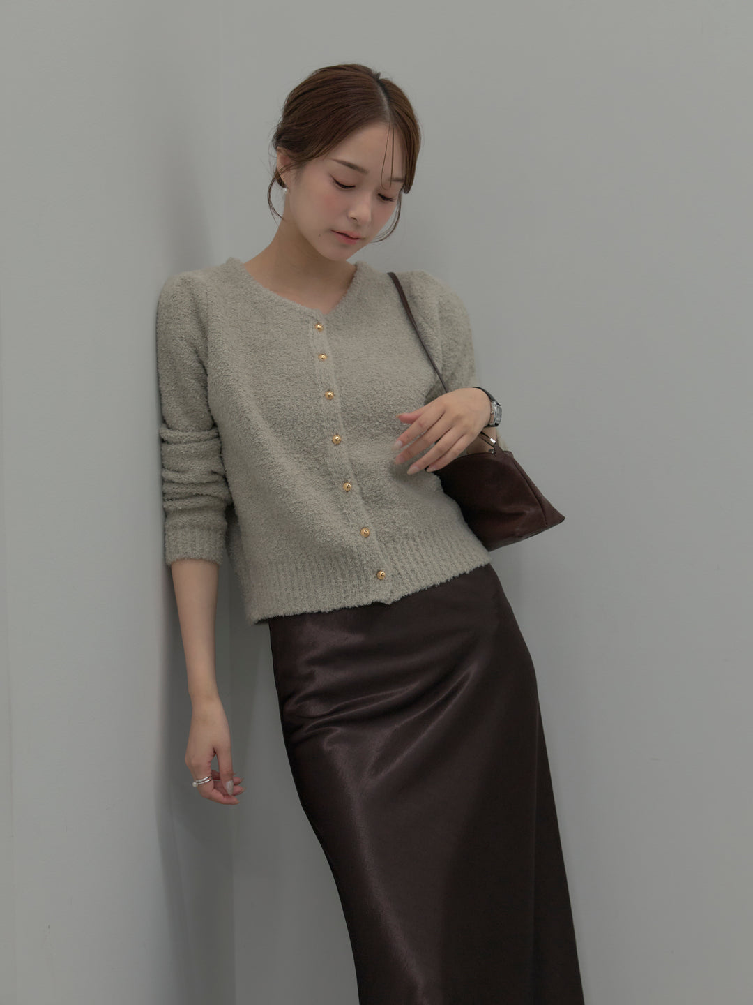 【SET】プードルニットパフスリーブカーディガン+ナローAラインサテンスカート(2set)